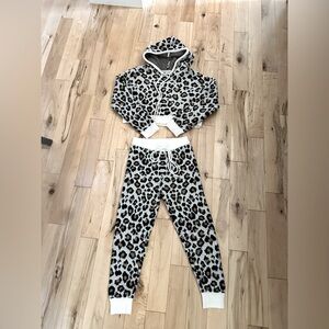 Women’s leopard print set